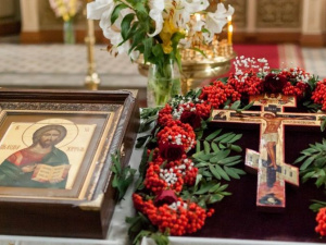 Православные Мариуполя празднуют Медовый Спас