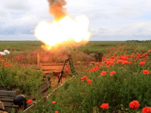 Вблизи Мариуполя боевики обстреливали украинские позиции из гранатометов и стрелкового оружия