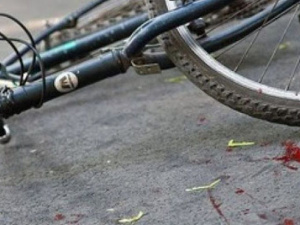 На трассе Борисполь-Мариуполе насмерть сбили велосипедистку: водителя будут судить