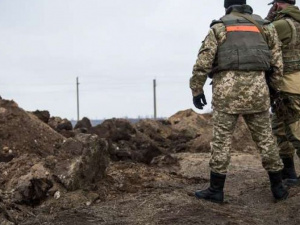 Под Мариуполем обстреливали Широкино и Павлополь. Боевики применили запрещенное оружие