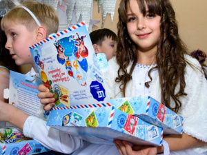 Борис Колесников – детям Донбасса: в День Николая 61 000 школьников получили сладкие подарки (ФОТО)