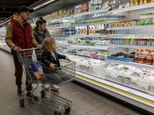 Ціни вгору – від яких продуктів українцям доведеться відмовитися на новорічні свята