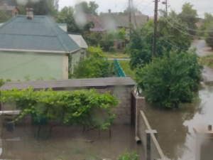 Непогода в Мариуполе: уровень моря поднялся на метр, подтоплены дома, оборваны провода