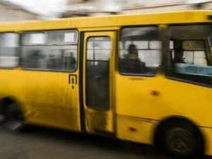 Говорила на украинском: на Донетчине пассажирку выгнали из автобуса