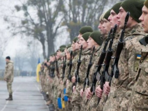 В Украине могут увеличить минимальный срок контрактной военной службы