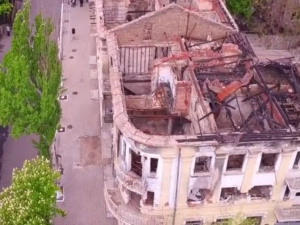 Сожженное здание горуправления милиции сняли с квадрокоптера (ВИДЕО)