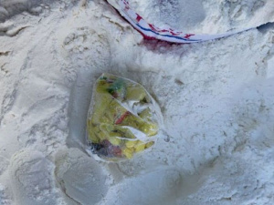 Прятала тяжелые наркотики в муке: полицейские задержали мариупольчанку (ФОТО)