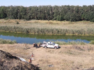 «Стоп - мины!»: со дна реки под Мариуполем подняли снаряды (ФОТО+ВИДЕО)