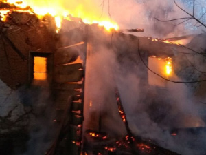 В Мариуполе при пожаре погиб мужчина и пострадала пенсионерка (ФОТО)