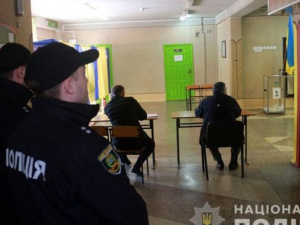 В Донецкой области председатель избирательной комиссии отказался открывать участок для голосования