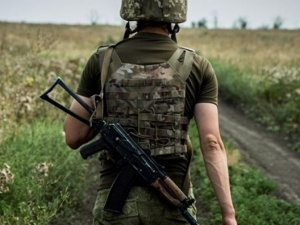 В Донбассе в результате обстрелов ранены четверо украинских военных