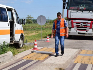 В Донецкой области ищут способы борьбы с перегруженными грузовиками (ВИДЕО)