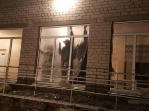 В Новолуганске после обстрела выявили десятки элементов РСЗО 