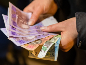 Виплати ВПО зможе отримувати більше людей – які нові правила ухвалив Кабмін