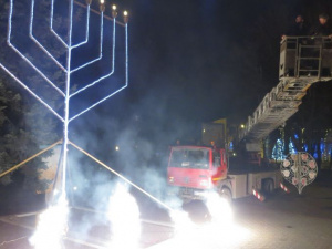 Праздник Хануки. Евреи Мариуполя зажгли семь светильников городской миноры (ФОТО+ВИДЕО)