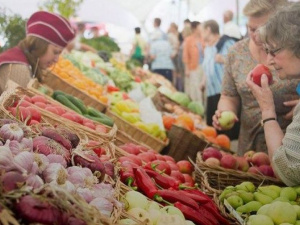 Мэр Мариуполя отстаивает возможность открытия городских рынков