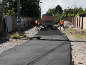 В отдаленном частном секторе Мариуполя приступили к ремонту дорог