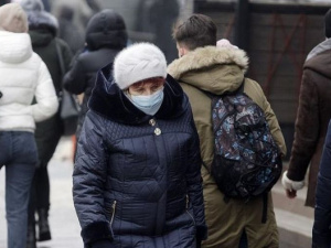 Более 300 тысяч украинцев болеют коронавирусом