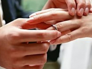 У мариупольских нотариусов нет распоряжений от Минюста заключать браки за 1 день (ВИДЕО)