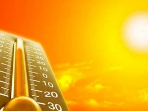 Убийственная жара в Мариуполе: тепловые удары, солнечные ожоги, рост кишечных инфекций