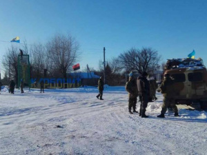 Участники блокады в Донбассе начали перекрывать автодороги, ж.-д. пути по-прежнему заблокированы