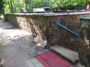 В Мариуполе открыт подземный туалет советских времен с красной ковровой дорожкой (ФОТОФАКТ)