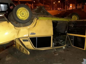 Ночное ДТП в Мариуполе унесло жизнь 22-летней девушки