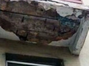 Мариупольские водолазы спасали горожан от рушащихся балконов в центре города (ФОТО)
