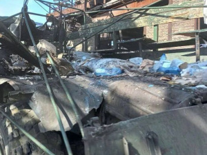 На «Азовстали» в Мариуполе оккупанты обстреляли эвакуационный автомобиль