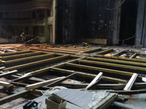 В мариупольском театре «альпийская» сцена станет надежней корабельной палубы за 2 млн 600 грн (ФОТО+ВИДЕО)