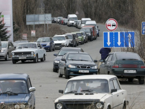 Утром в КПВВ в Донбассе скопилось 800 машин
