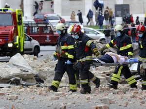 Сильное землетрясение обрушилось на Хорватию. Поврежден шпиль главного собора Загреба (ФОТО)