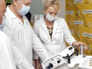 В Мариуполь продолжают поступать аппараты искусственной вентиляции легких от Фонда Рината Ахметова