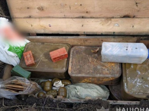 В мариупольском доме нашли сундук с боеприпасами