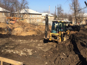 В Донецкой области восстанавливают разрушенный войной дом