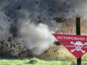 В Луганской области военные подорвались на мине: Есть жертвы и пострадавшие