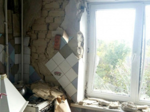В Марьинке обстрелу подверглись частные дома и пятиэтажка