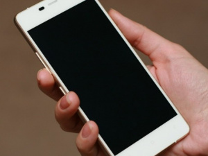 В Мариуполе изобретательный мошенник хотел бесплатно заполучить смартфон
