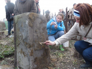В Мариуполе кладбищенские памятники внесут в реестр и создадут Фонд исторического наследия (ФОТО)