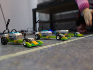 В Мариуполе состоялась гонка роботов (ФОТО+ВИДЕО)