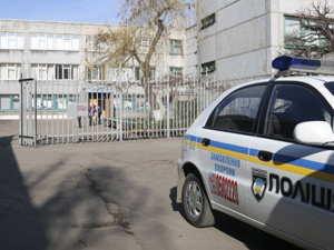 В школах Донбасса с 1 сентября будет дежурить полиция