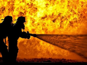 Более двух десятков спасателей тушили пожар в больнице Донетчины