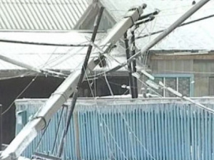 Падение электроопор привело к пожару и отключению подачи электроэнергии в Мариуполе (ДОПОЛНЕНО+ВИДЕО)