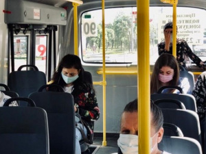 «Автобусный карантин»: мариупольцы отказываются от масок в общественном транспорте