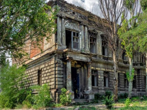 Исчезающую архитектуру Мариуполя собирают по крупицам на память  (ФОТО+ВИДЕО)