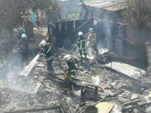 Во время пожара в Мариуполе мужчина получил ожоги, еще двое - отравление (ФОТО)