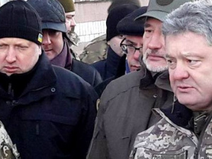 Во время визита в Донецкую область охрана Порошенко заподозрила троих журналистов в хранении оружия