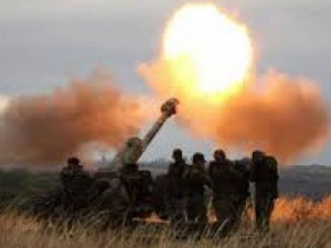 Новая волна обстрелов под Мариуполем: бойца ВСУ ранило минометной миной