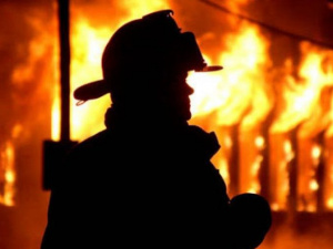 В Мариуполе при пожаре в частном доме погиб человек (ДОПОЛНЕНО)