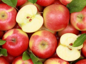 Мариупольцы готовятся отмечать Яблочный Спас: что нести в церковь и как отпраздновать